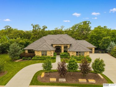 17445 Valley Drive, Omaha, NE 68130