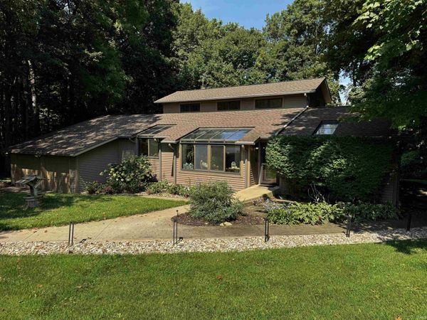 66110 Oak Road, Lakeville, IN 46536
