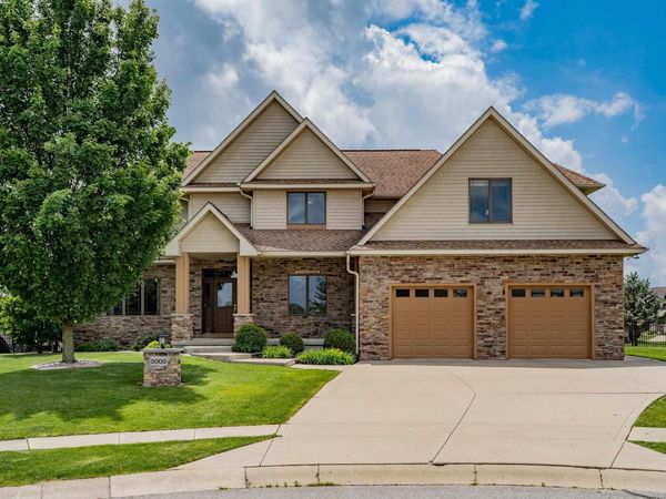 2002 Falcon Ridge Court, Fort Wayne, IN 46845