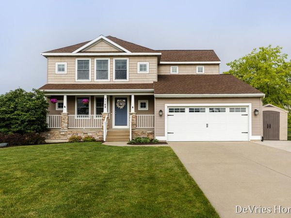 7769 Berrybrook Court SE, Byron Center, MI 49315