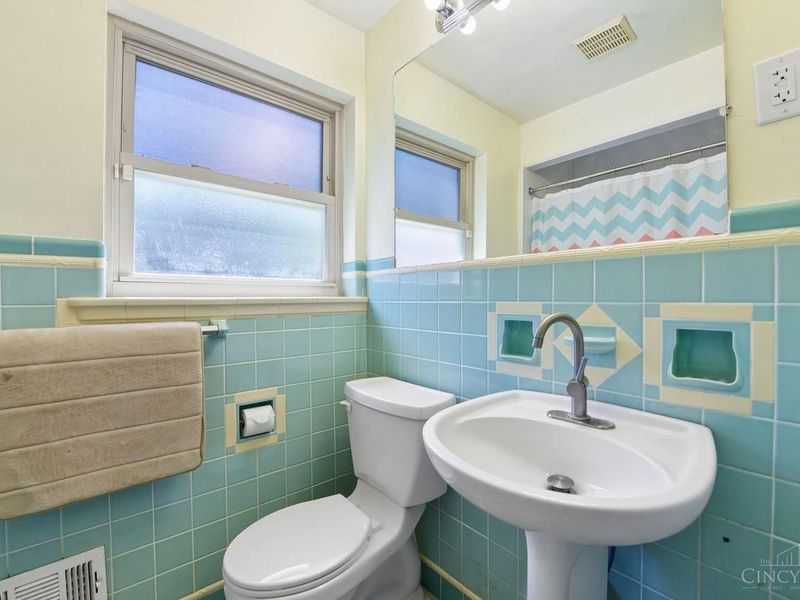2939 Lawndale Avenue, Cincinnati, OH 45212 Photo 27