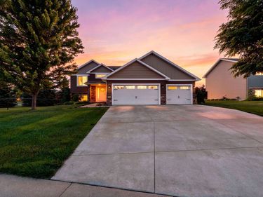 10 8th Avenue SE, Isanti, MN 55040