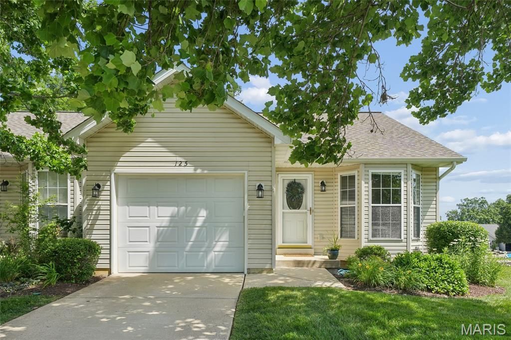 125 Fort Hancock Circle, Wright City, MO 63390 Main Photo