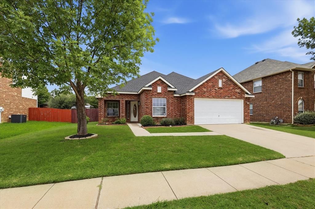 5217 Shiver Road, Fort Worth, TX 76244 Main Photo