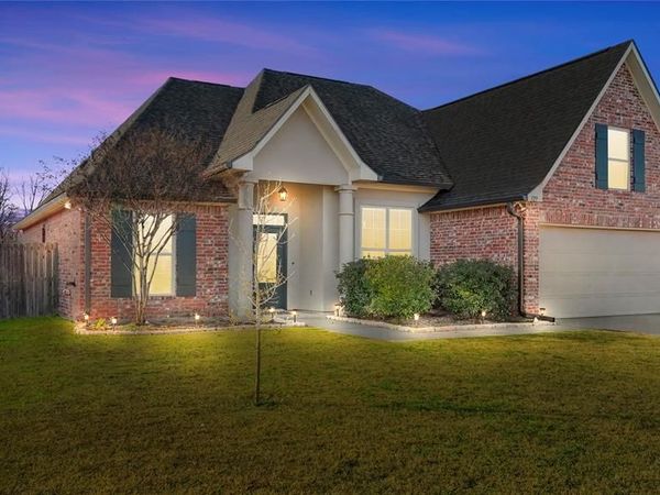 329 Camelback Drive, Bossier City, LA 71111