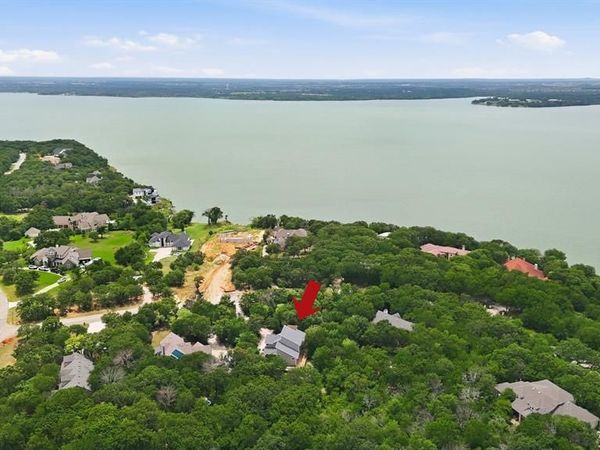 521 Diamond Point Drive, Oak Point, TX 75068