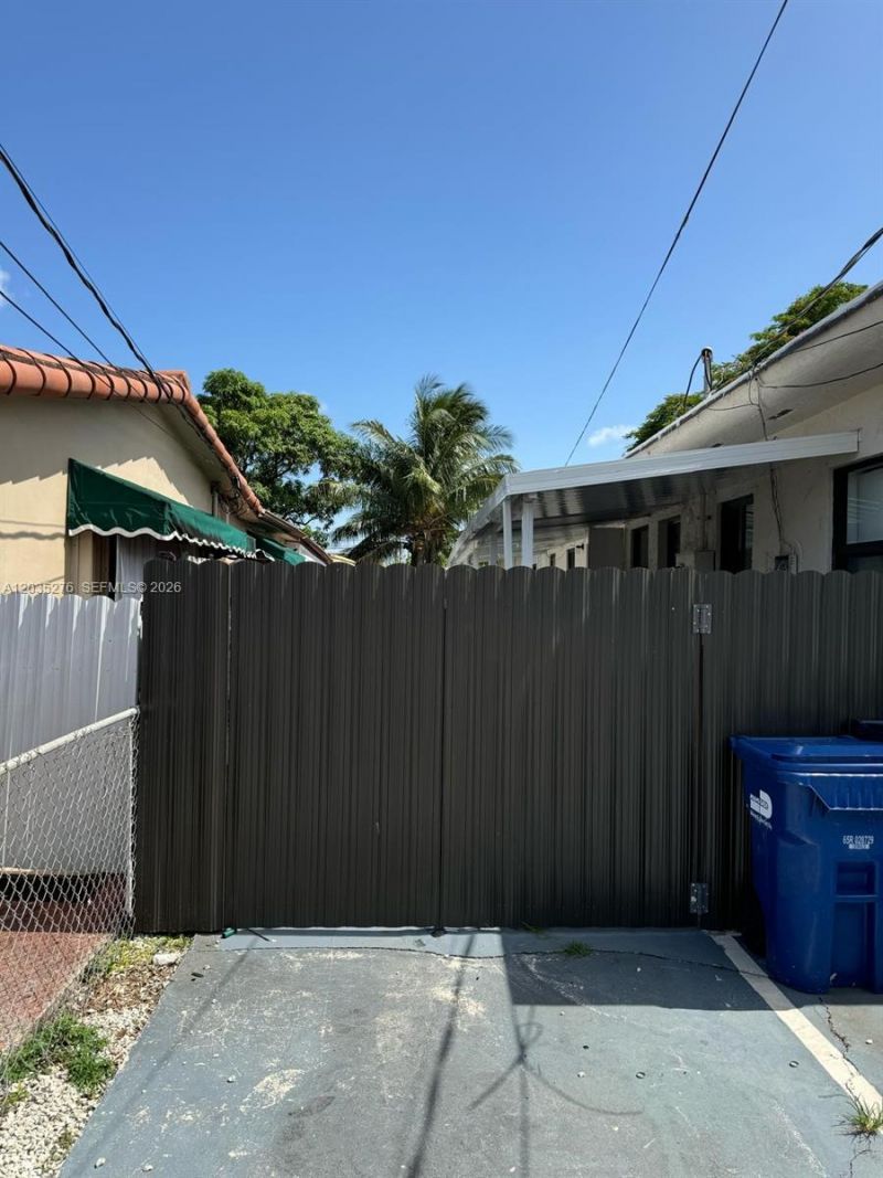 7360 SW 21st St , Unit 7360, Miami, FL 33155 Photo