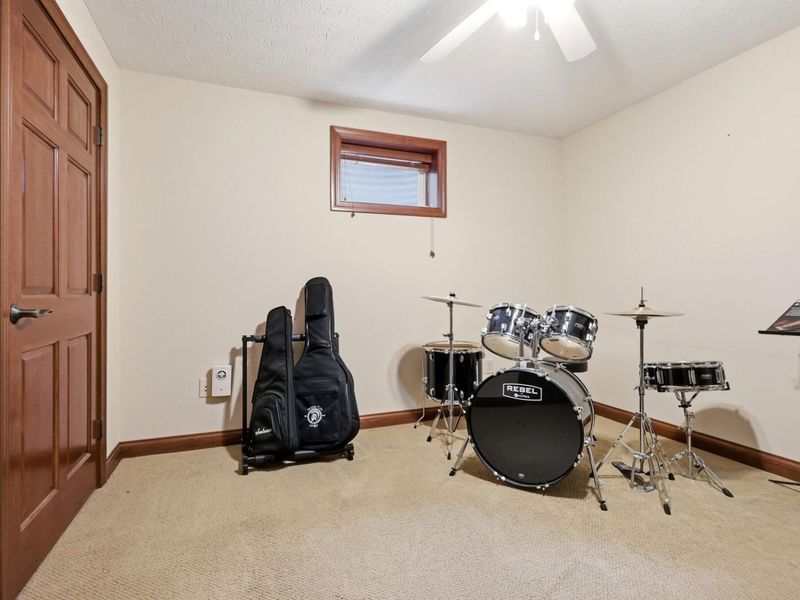 1927 Cider Mill Way, Tipp City, OH 45371 Photo 37