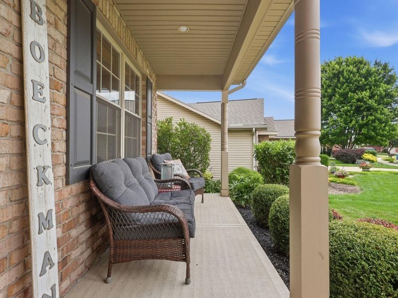 1927 Cider Mill Way, Tipp City, OH 45371 Photo 4