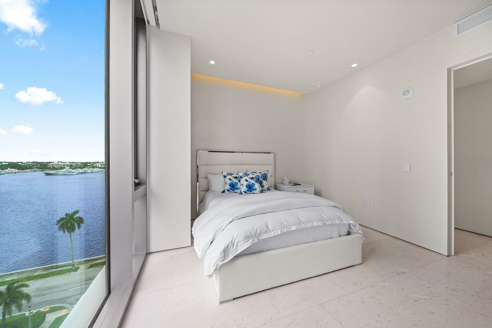 200 Arkona Court, Unit 804, West Palm Beach, FL 33401 Photo