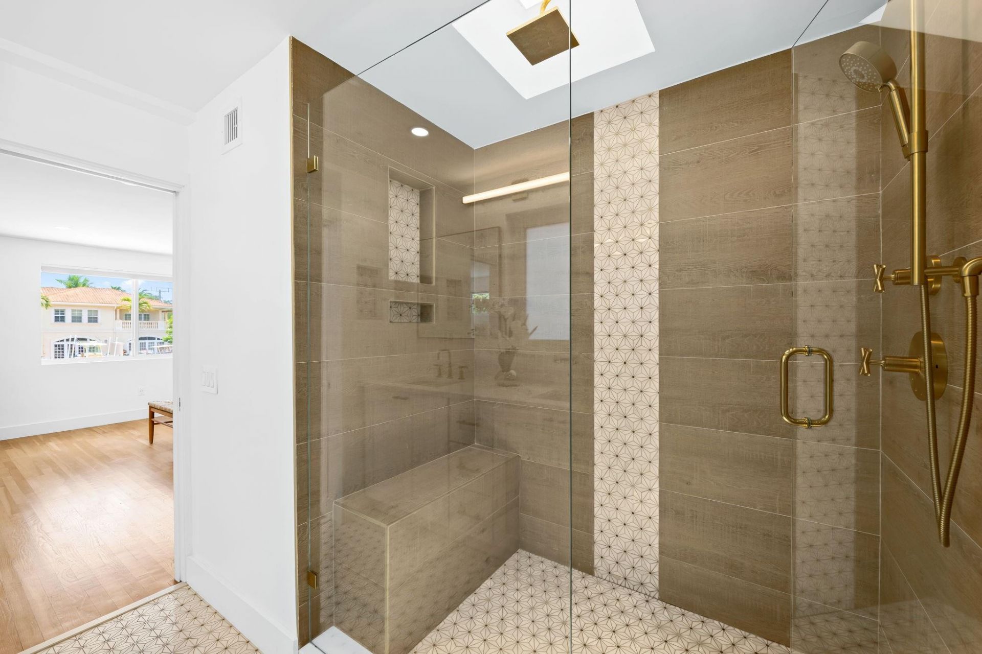 1524 Bayview Drive, Fort Lauderdale, FL 33304 Photo