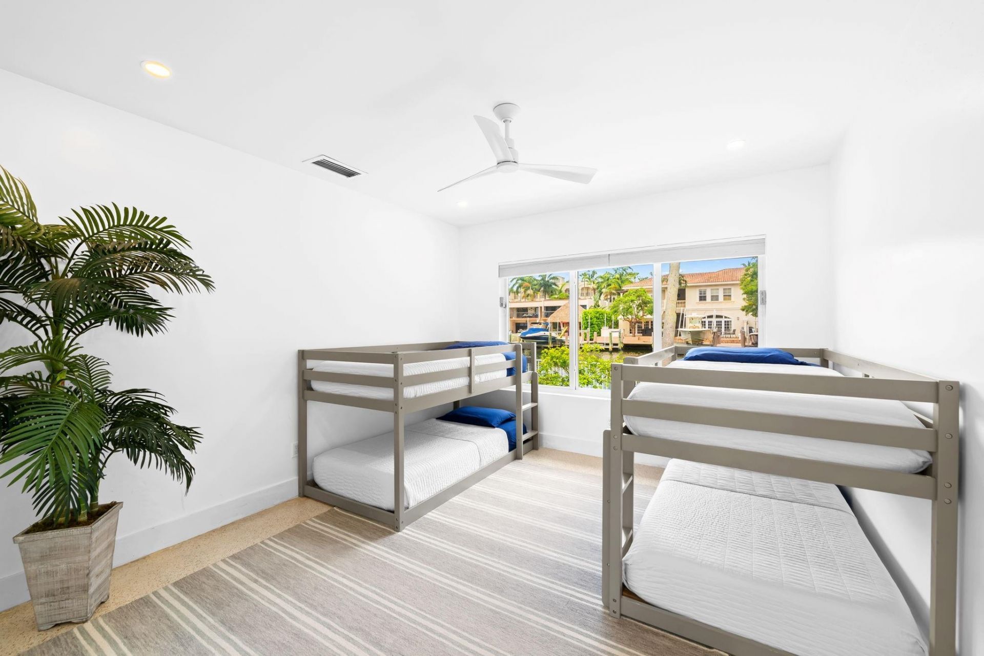 1524 Bayview Drive, Fort Lauderdale, FL 33304 Photo