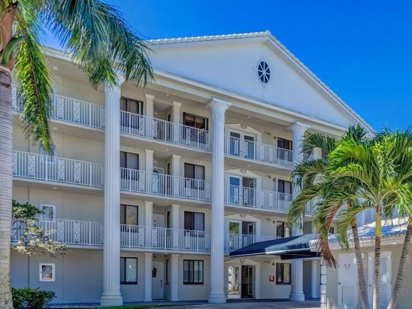 2701 Village Boulevard, Unit 12-206, West Palm Beach, FL 33409