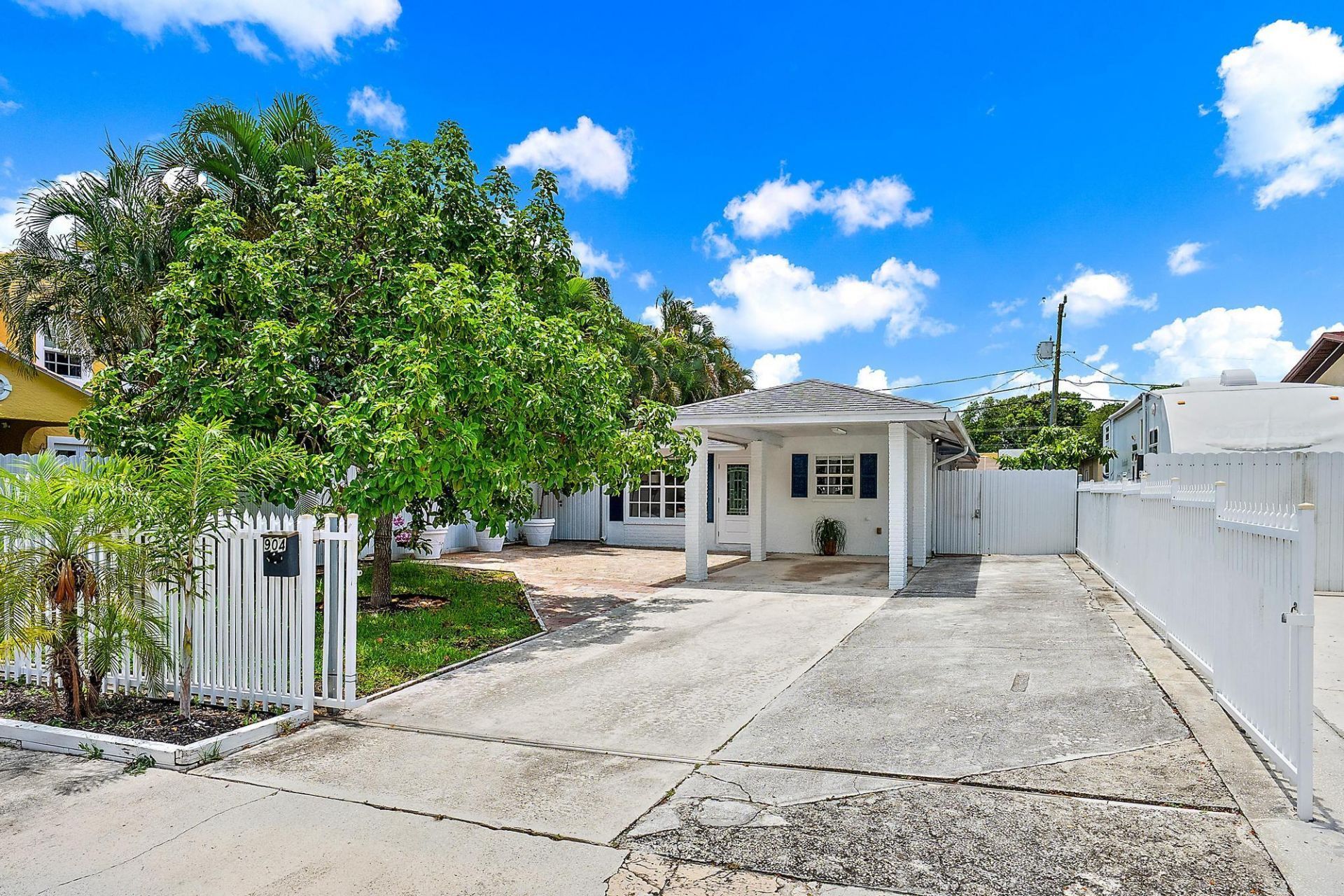 904 Ortega Road, West Palm Beach, FL 33405 Photo