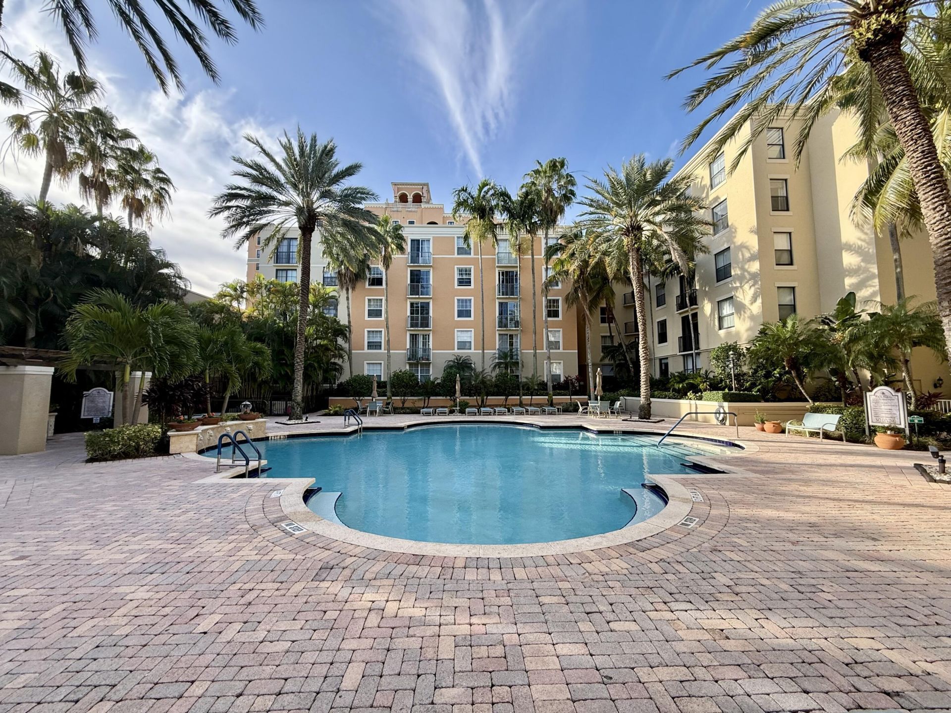 780 S Sapodilla Avenue, Unit 207, West Palm Beach, FL 33401 Photo
