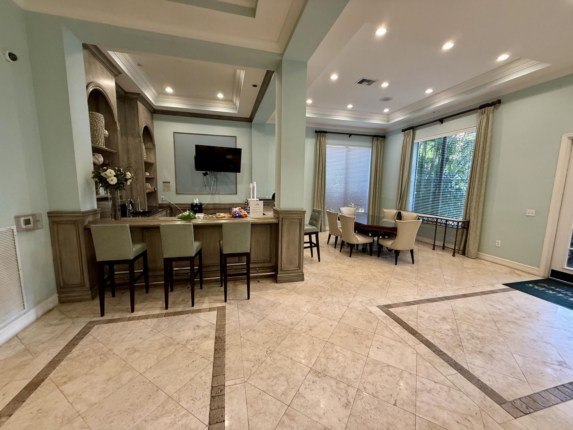 780 S Sapodilla Avenue, Unit 207, West Palm Beach, FL 33401 Photo