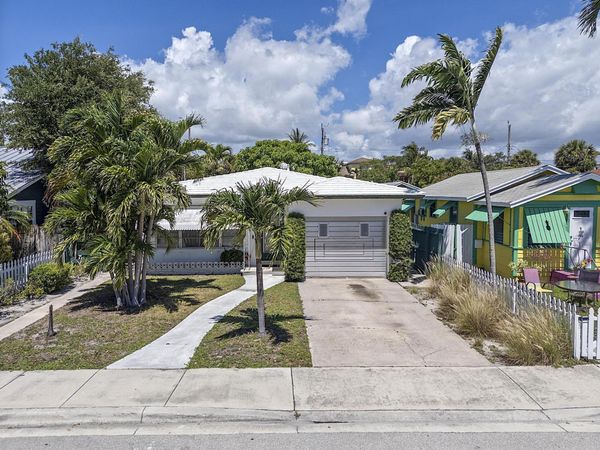 215 N M Street, Lake Worth Beach, FL 33460