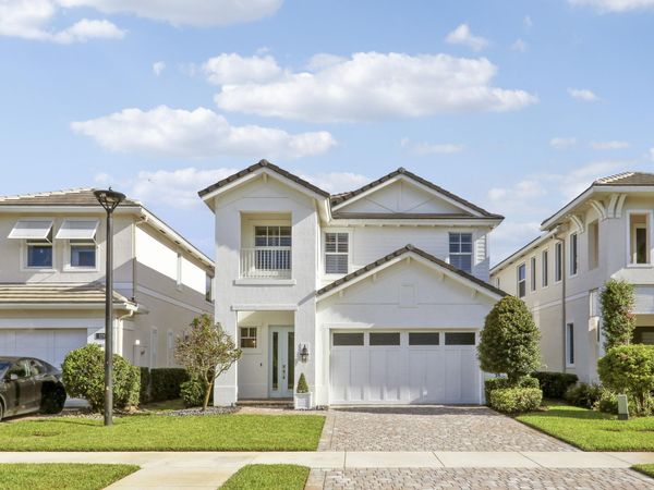 125 Bonnette Hunt Club Lane, Palm Beach Gardens, FL 33418