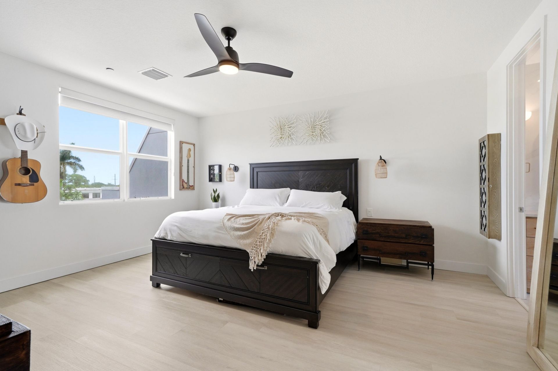 1210 NE 11th Avenue, Fort Lauderdale, FL 33304 Photo