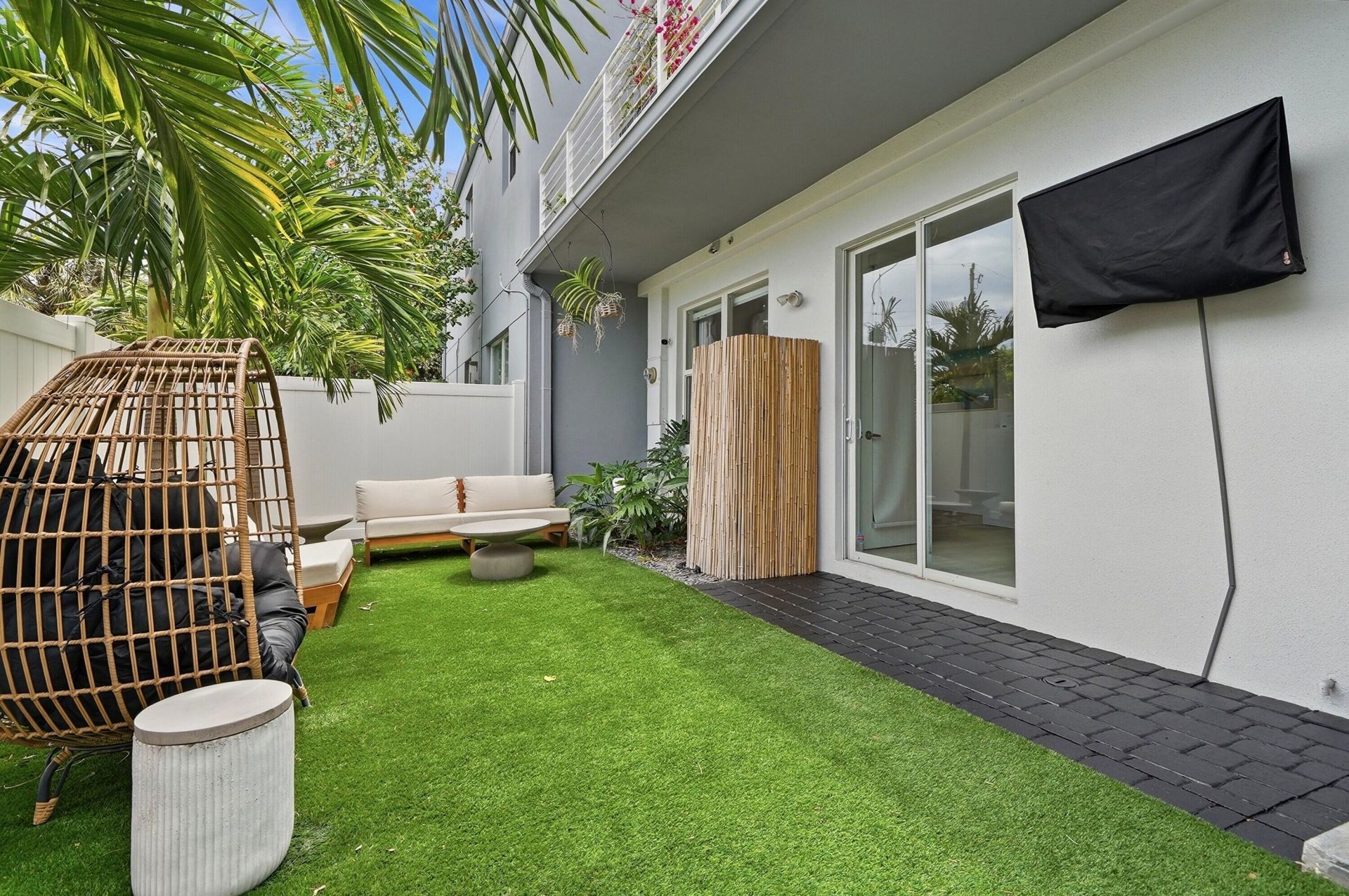 1210 NE 11th Avenue, Fort Lauderdale, FL 33304 Photo