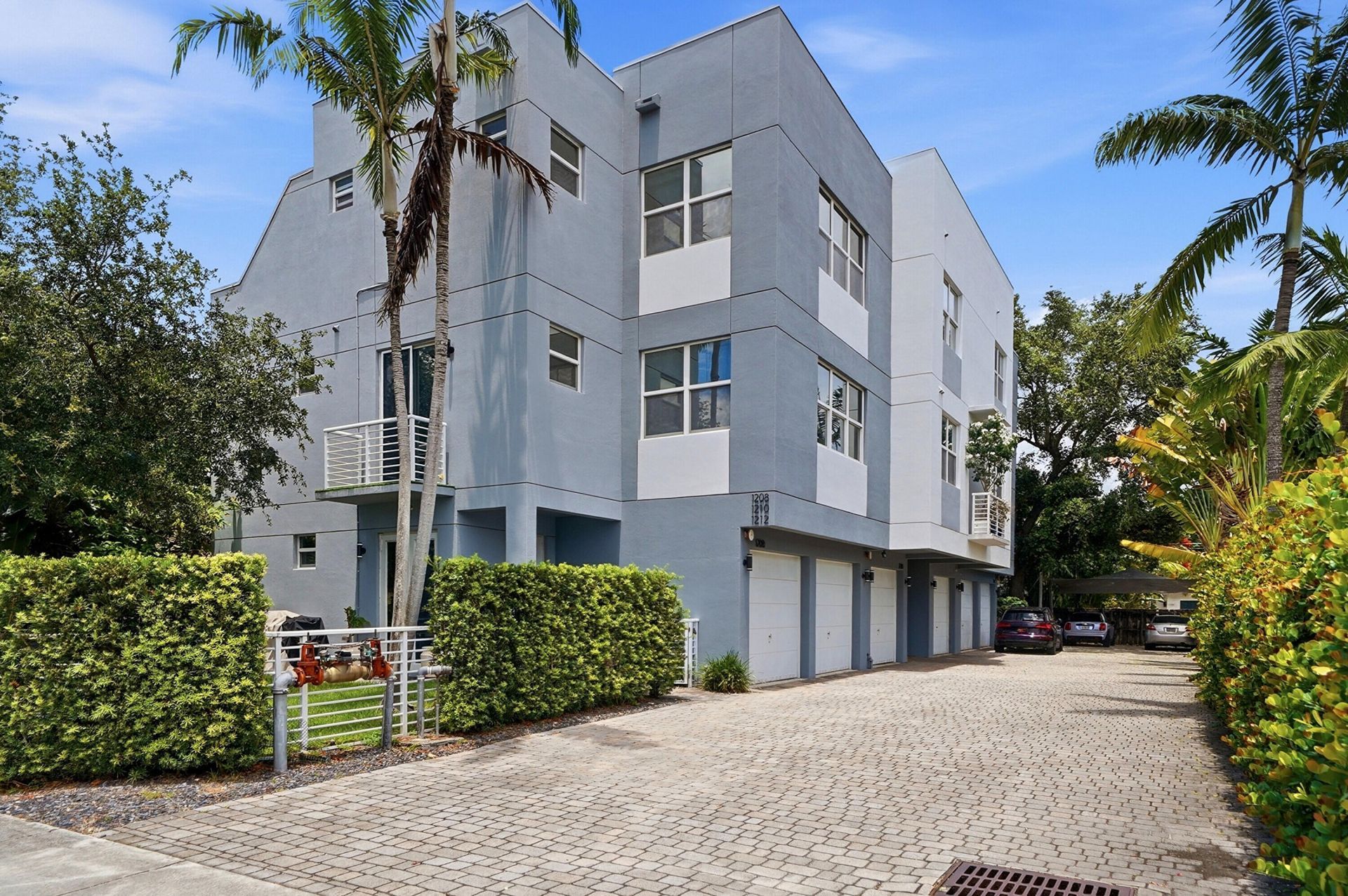 1210 NE 11th Avenue, Fort Lauderdale, FL 33304 Photo