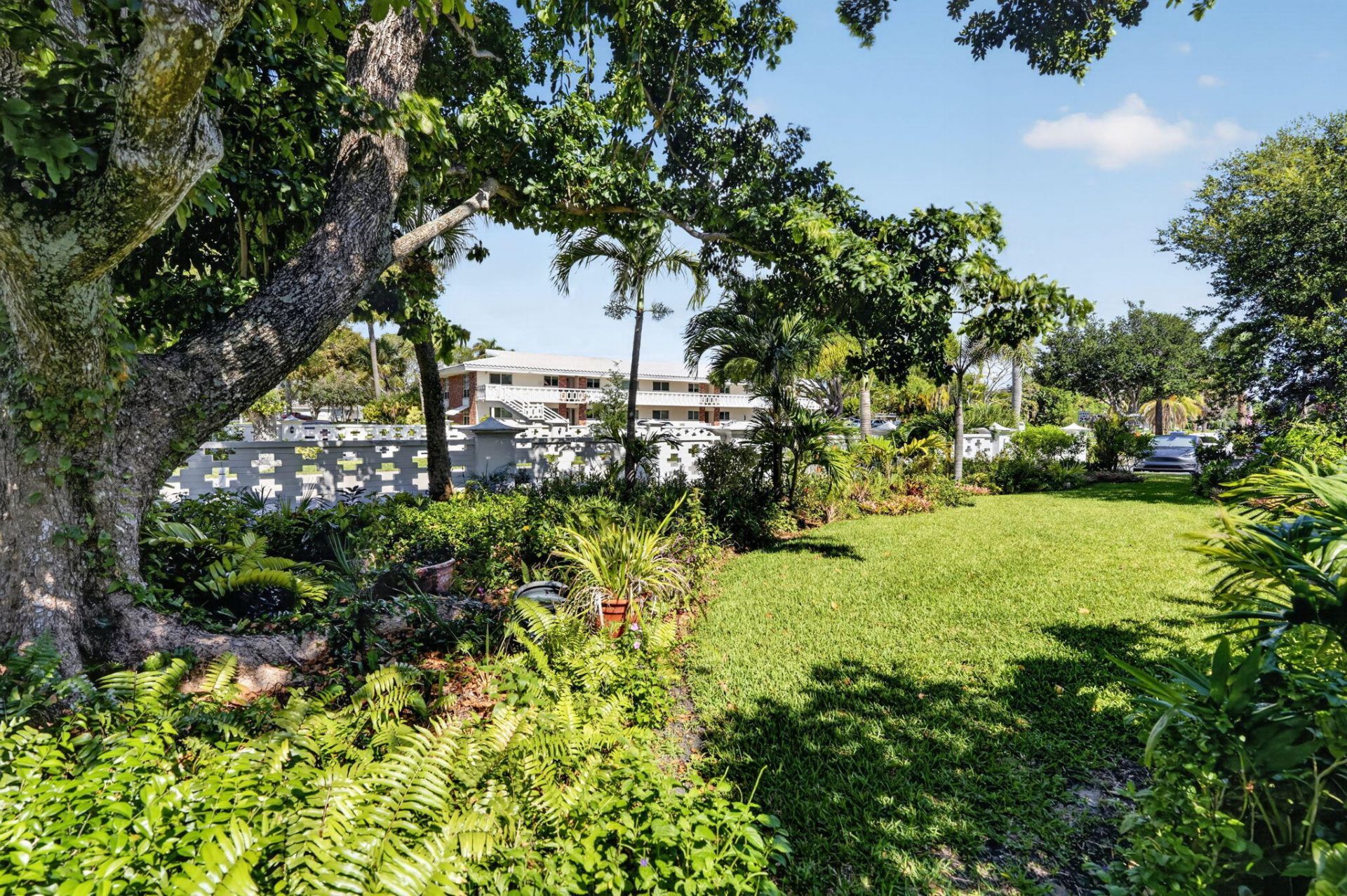 91 Willow Road, Unit 104, Tequesta, FL 33469 Photo