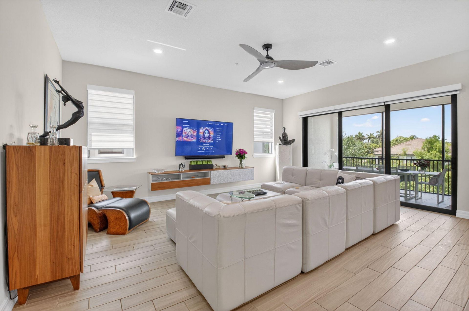 21956 Canadensis Circle, Unit 201, Boca Raton, FL 33428 Photo