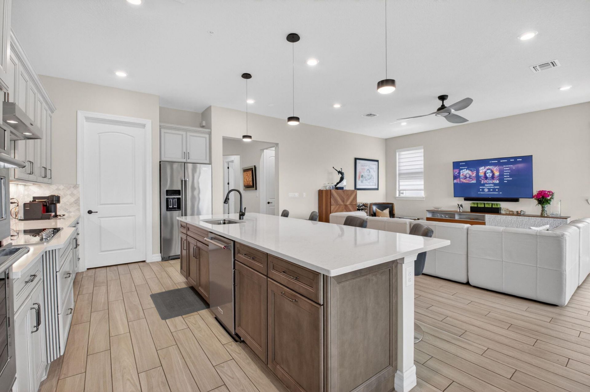 21956 Canadensis Circle, Unit 201, Boca Raton, FL 33428 Photo