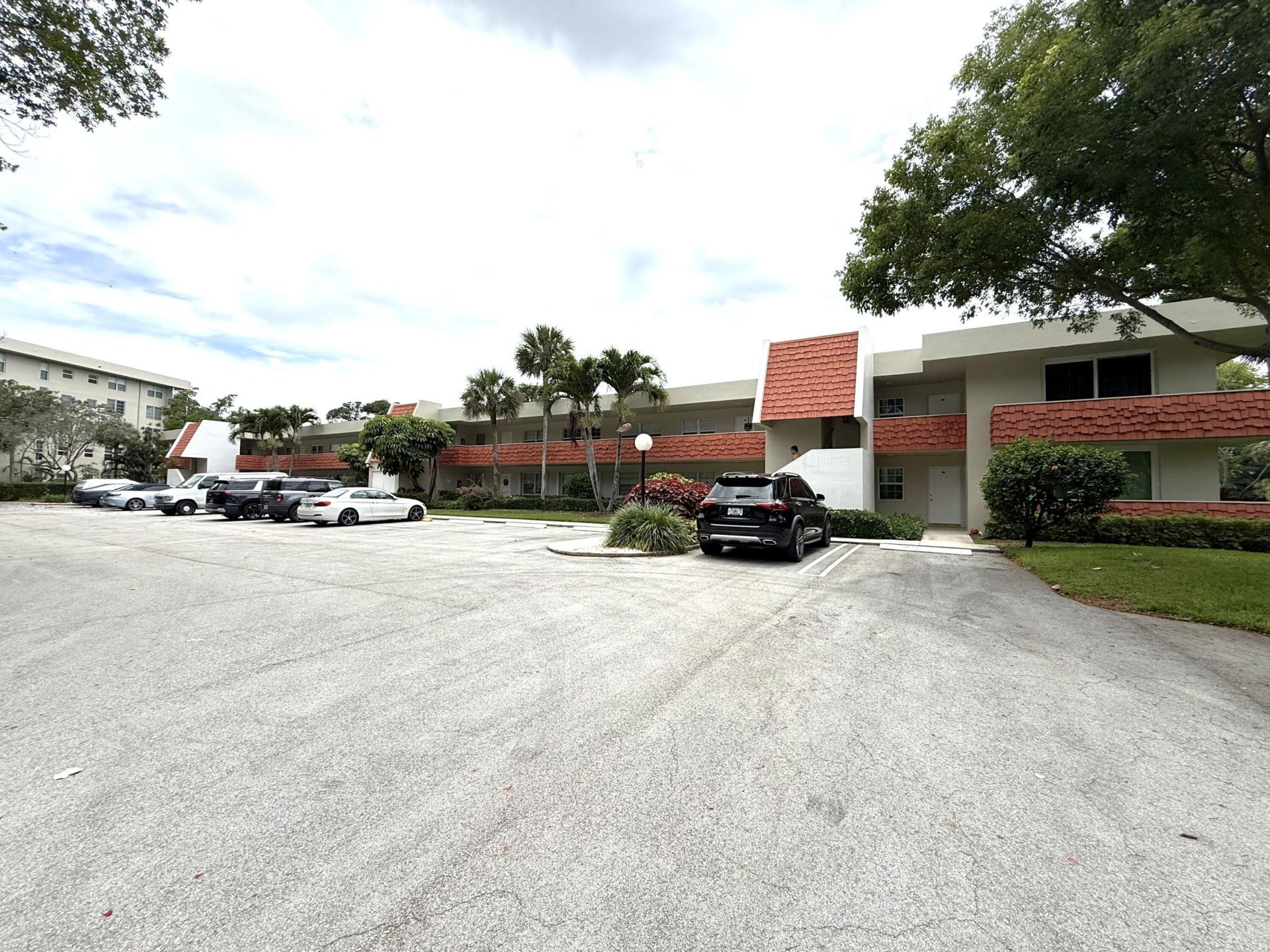 907 Cypress Terrace, Unit 201, Pompano Beach, FL 33069 Photo