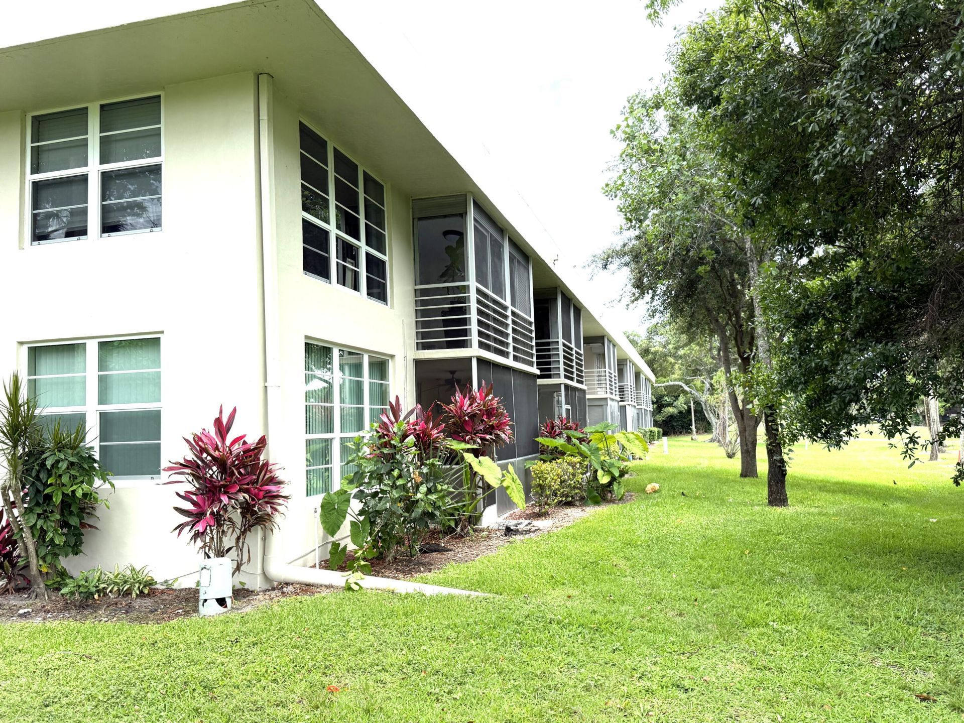 907 Cypress Terrace, Unit 201, Pompano Beach, FL 33069 Photo