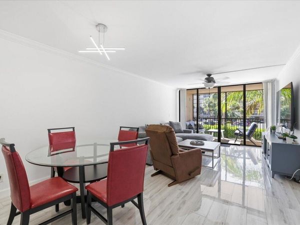 16 Royal Palm Way, Unit 205, Boca Raton, FL 33432