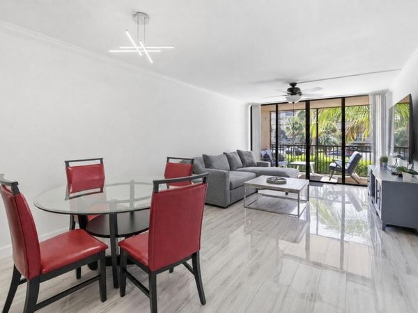 16 Royal Palm Way, Unit 205, Boca Raton, FL 33432