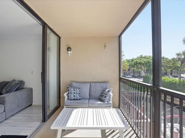 16 Royal Palm Way, Unit 205, Boca Raton, FL 33432