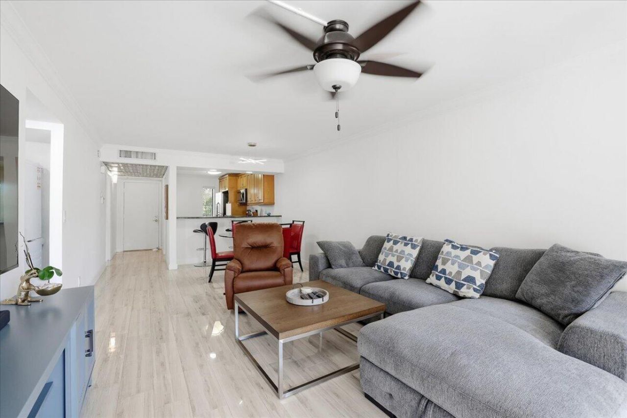 16 Royal Palm Way, Unit 205, Boca Raton, FL 33432 Photo