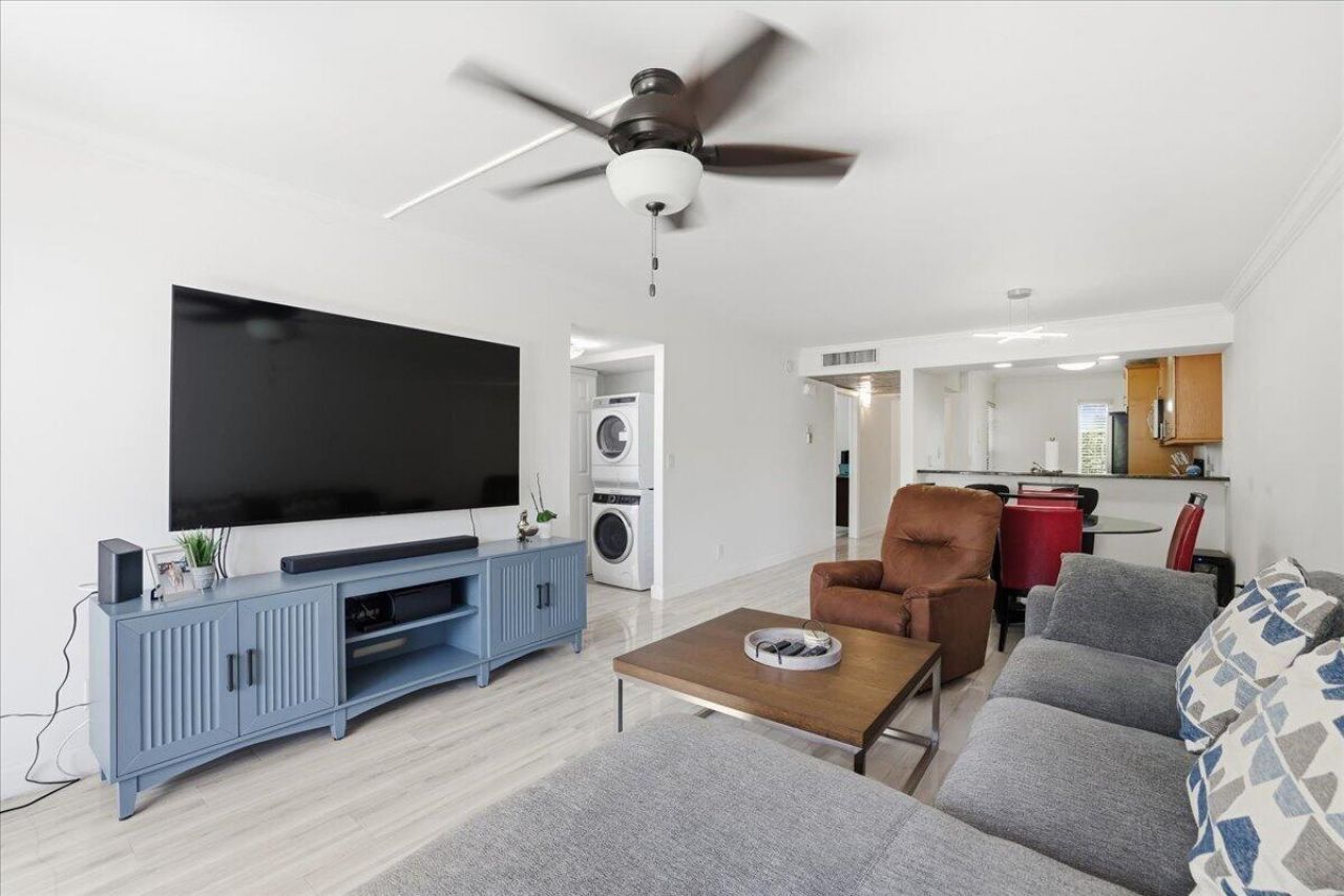 16 Royal Palm Way, Unit 205, Boca Raton, FL 33432 Photo