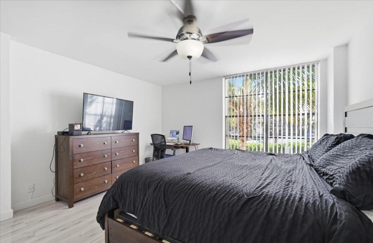 16 Royal Palm Way, Unit 205, Boca Raton, FL 33432 Photo
