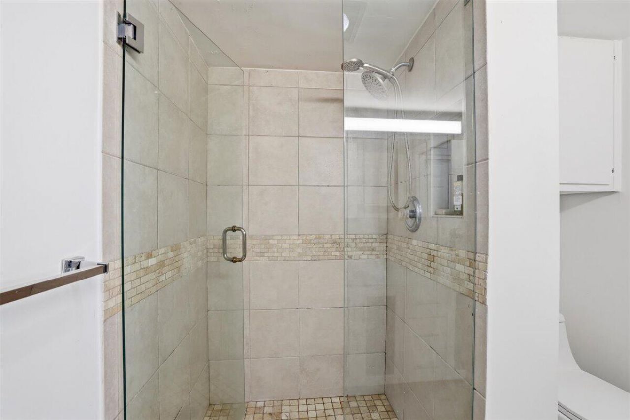 16 Royal Palm Way, Unit 205, Boca Raton, FL 33432 Photo
