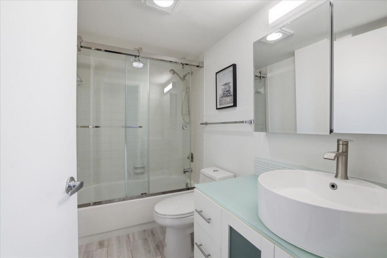16 Royal Palm Way, Unit 205, Boca Raton, FL 33432 Photo