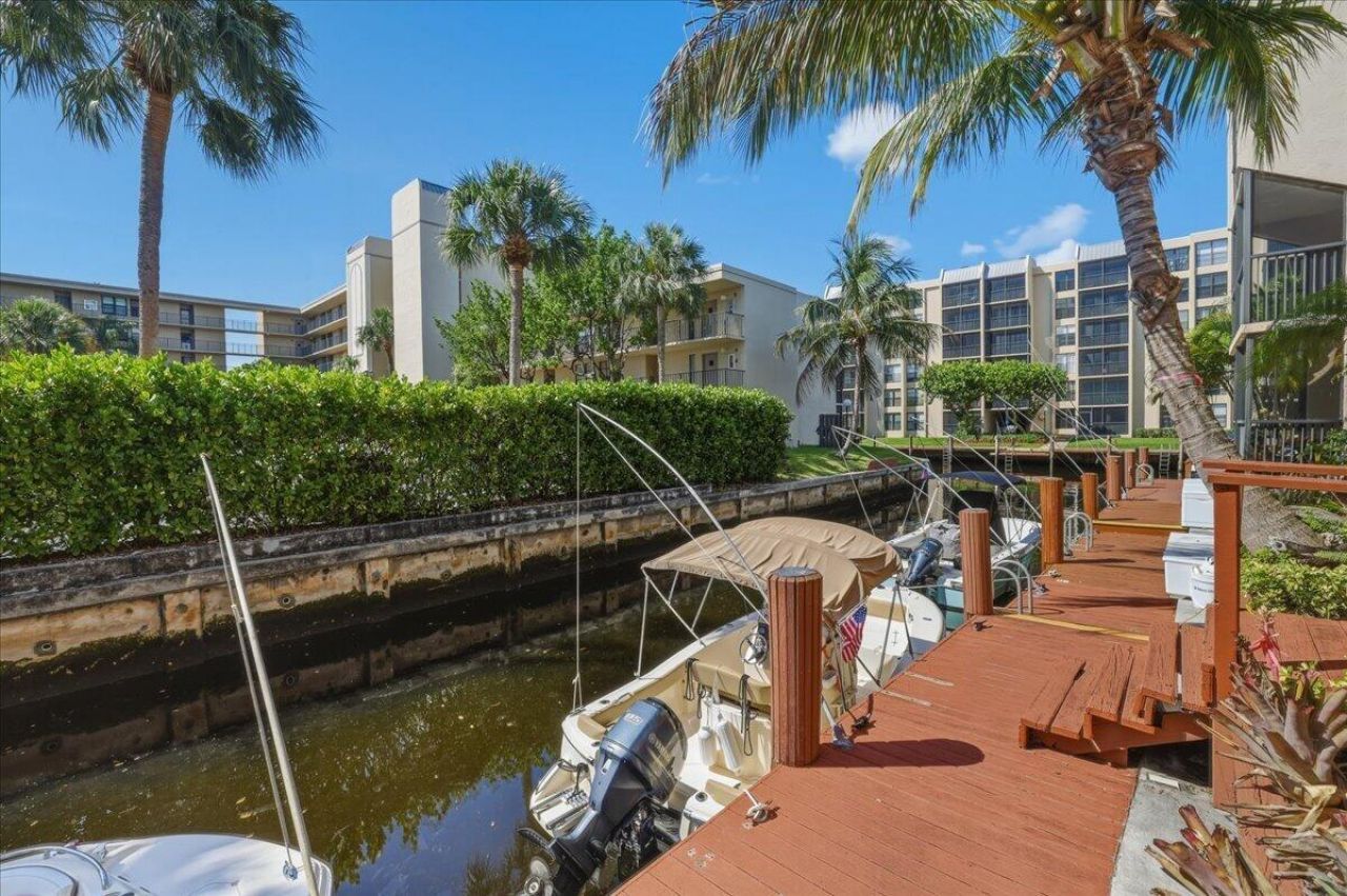 16 Royal Palm Way, Unit 205, Boca Raton, FL 33432 Photo