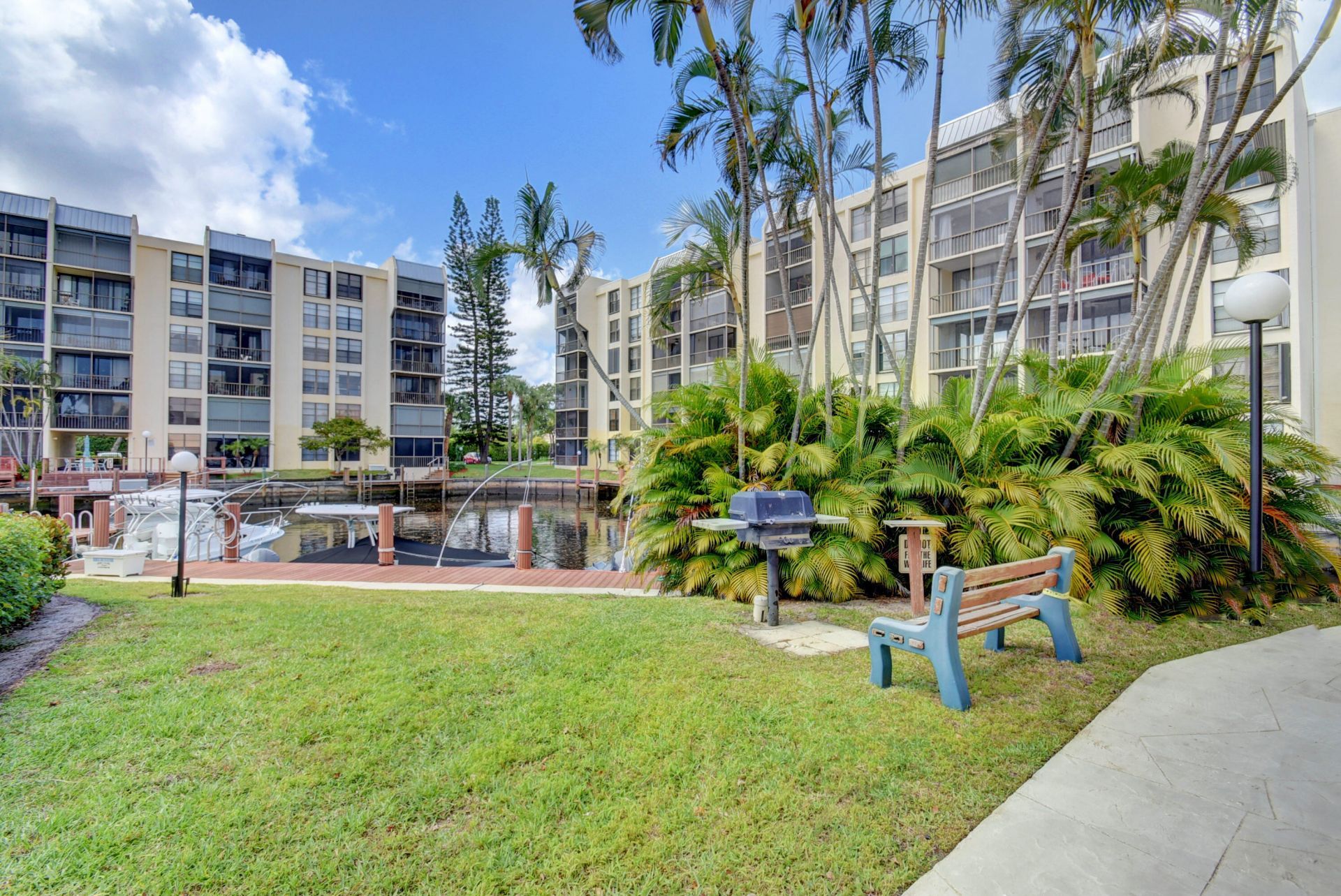 16 Royal Palm Way, Unit 205, Boca Raton, FL 33432 Photo