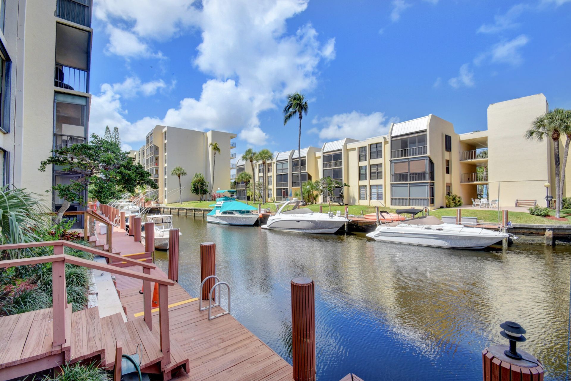 16 Royal Palm Way, Unit 205, Boca Raton, FL 33432 Photo