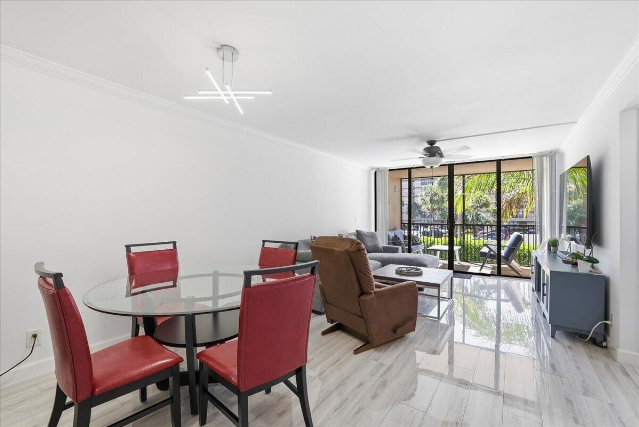 16 Royal Palm Way, Unit 205, Boca Raton, FL 33432 Photo