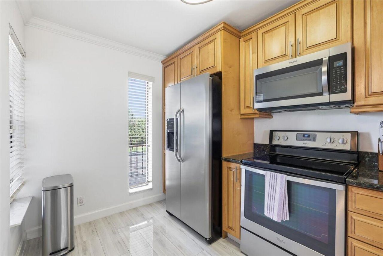 16 Royal Palm Way, Unit 205, Boca Raton, FL 33432 Photo