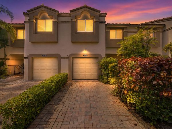 6738 Via Regina, Boca Raton, FL 33433