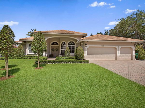 4971 Kensington Circle, Coral Springs, FL 33076