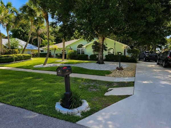 129 38th Court, Vero Beach, FL 32968