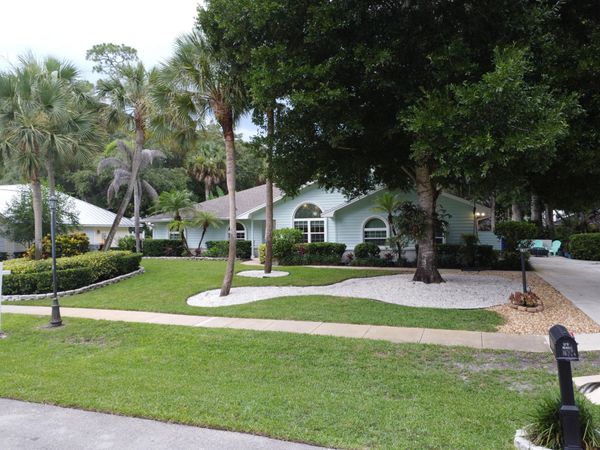 129 38th Court, Vero Beach, FL 32968