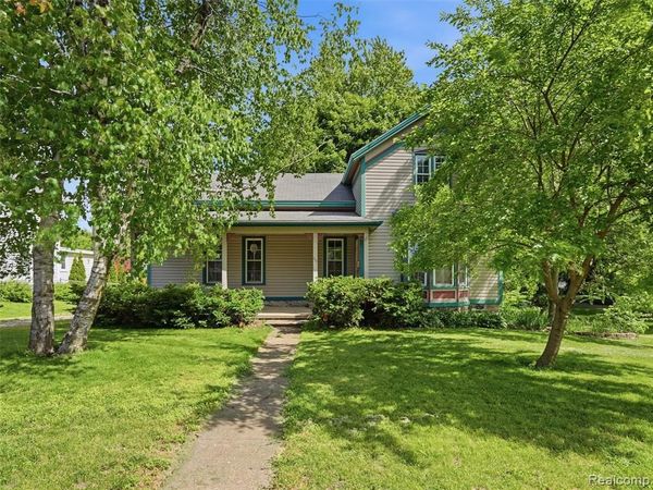 69 E Burdick Street , Oxford Vlg, MI 48371