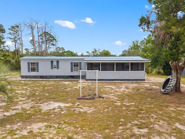 4 6th St, Steinhatchee, FL 32359