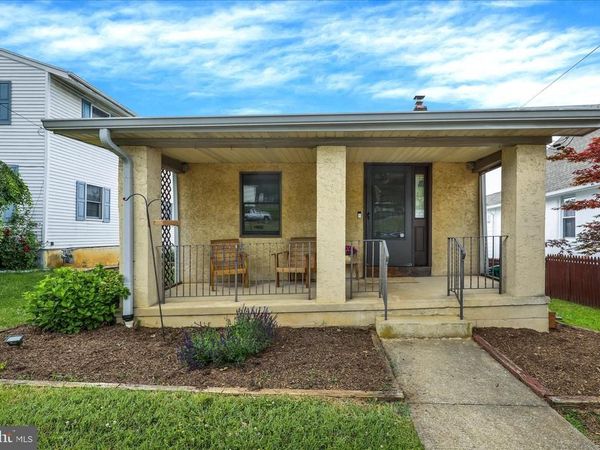 1027 COMMONWEALTH BOULEVARD, READING, PA 19607
